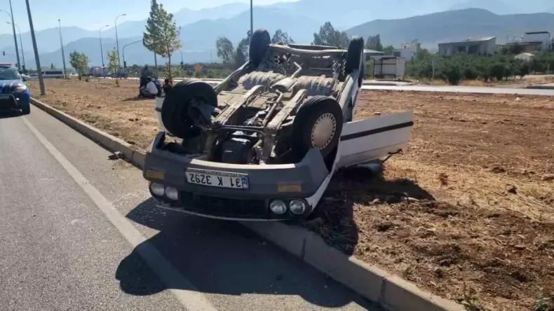 Hatay’da Otomobil Tırla Çarpıştı